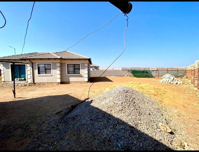 3 BEDROOM PROPERTY TO RENT IN AZAADVILLE GARDENS